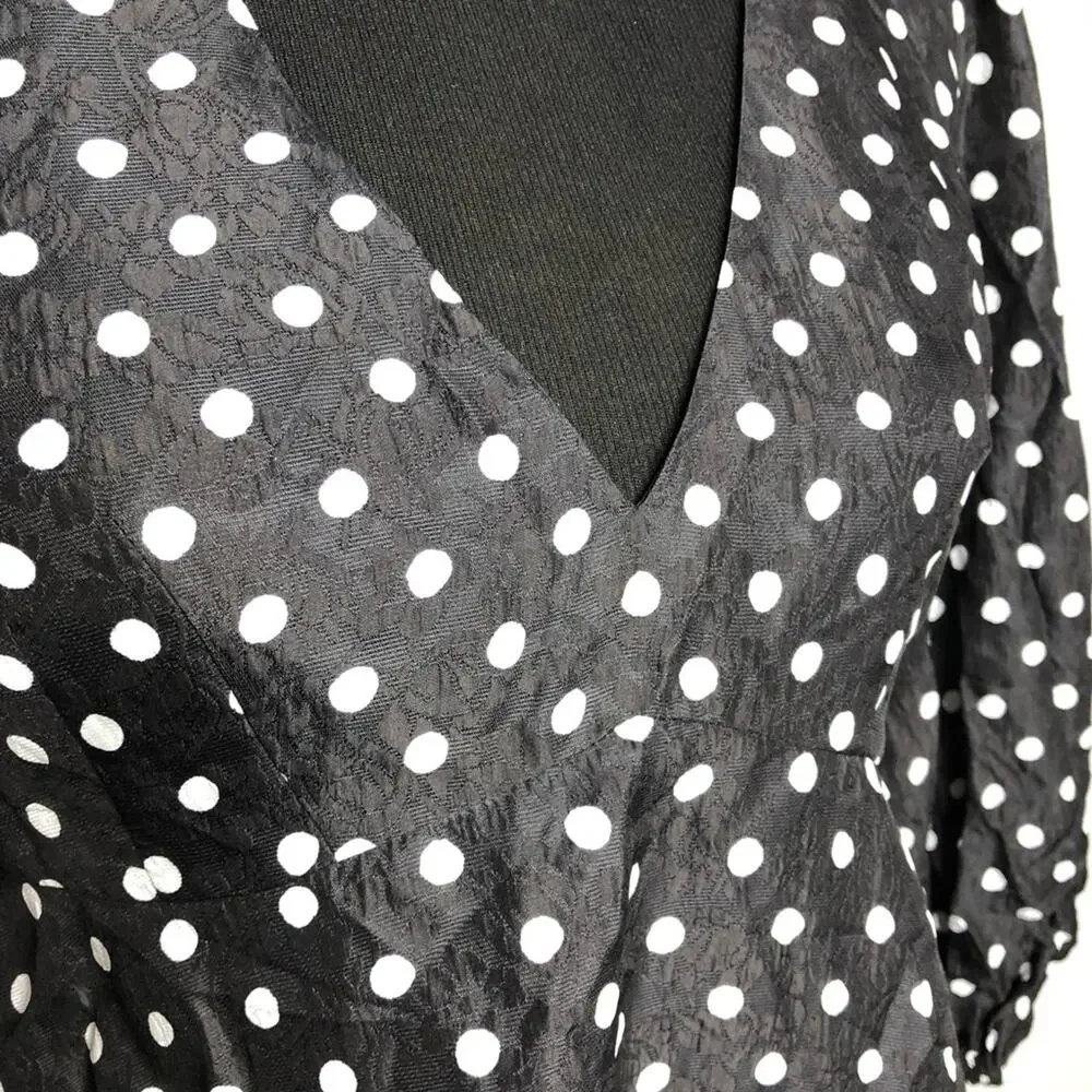 Kate Spade black white polka dot silk blend v neck top size 8